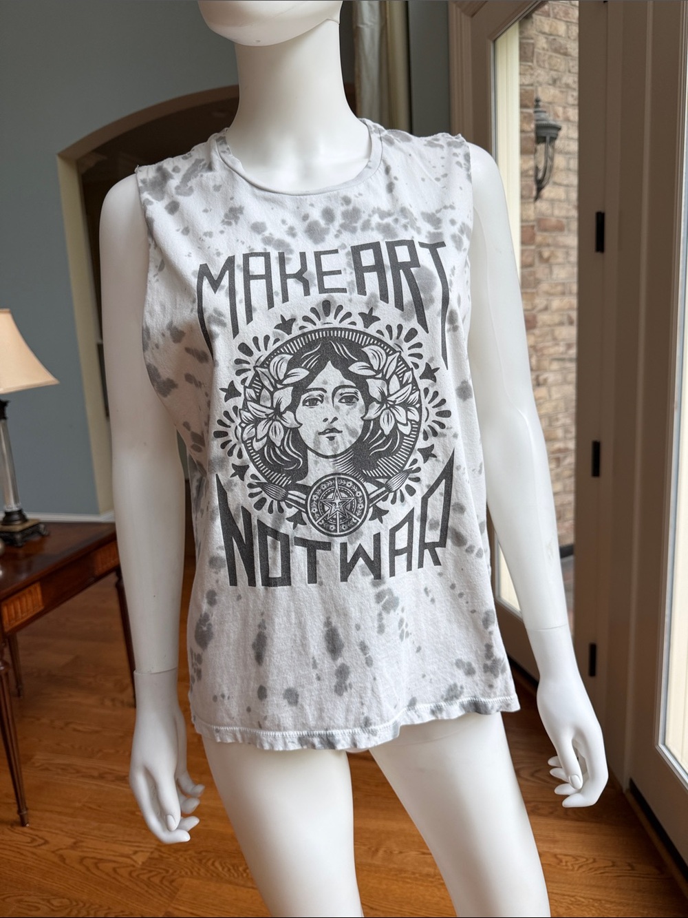 Obey vintage Make Art Not War Graphic Tank - White & Gray